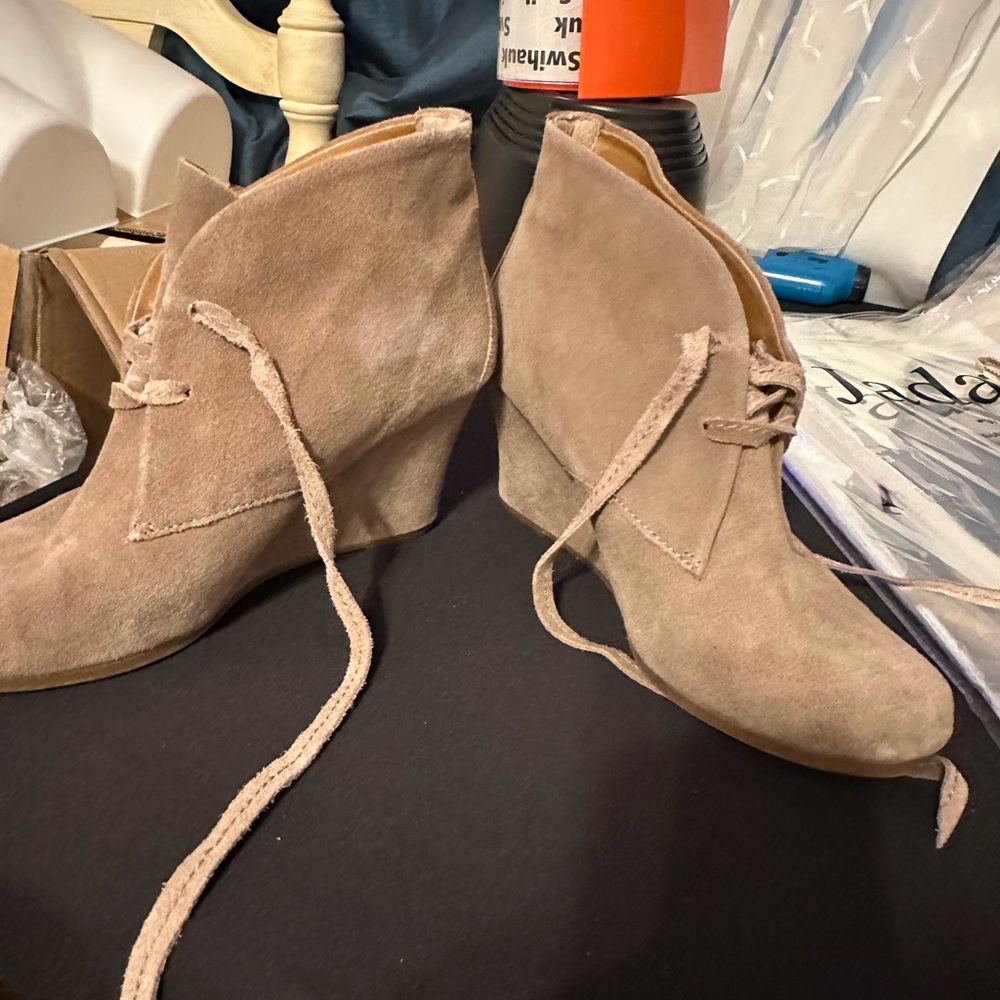 Dolce vita Brown Suede Shoes - Size 8.5 - Picture 1 of 4